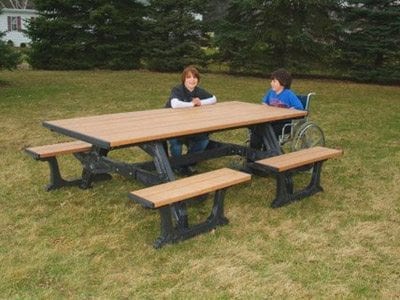 ada accessible commons table